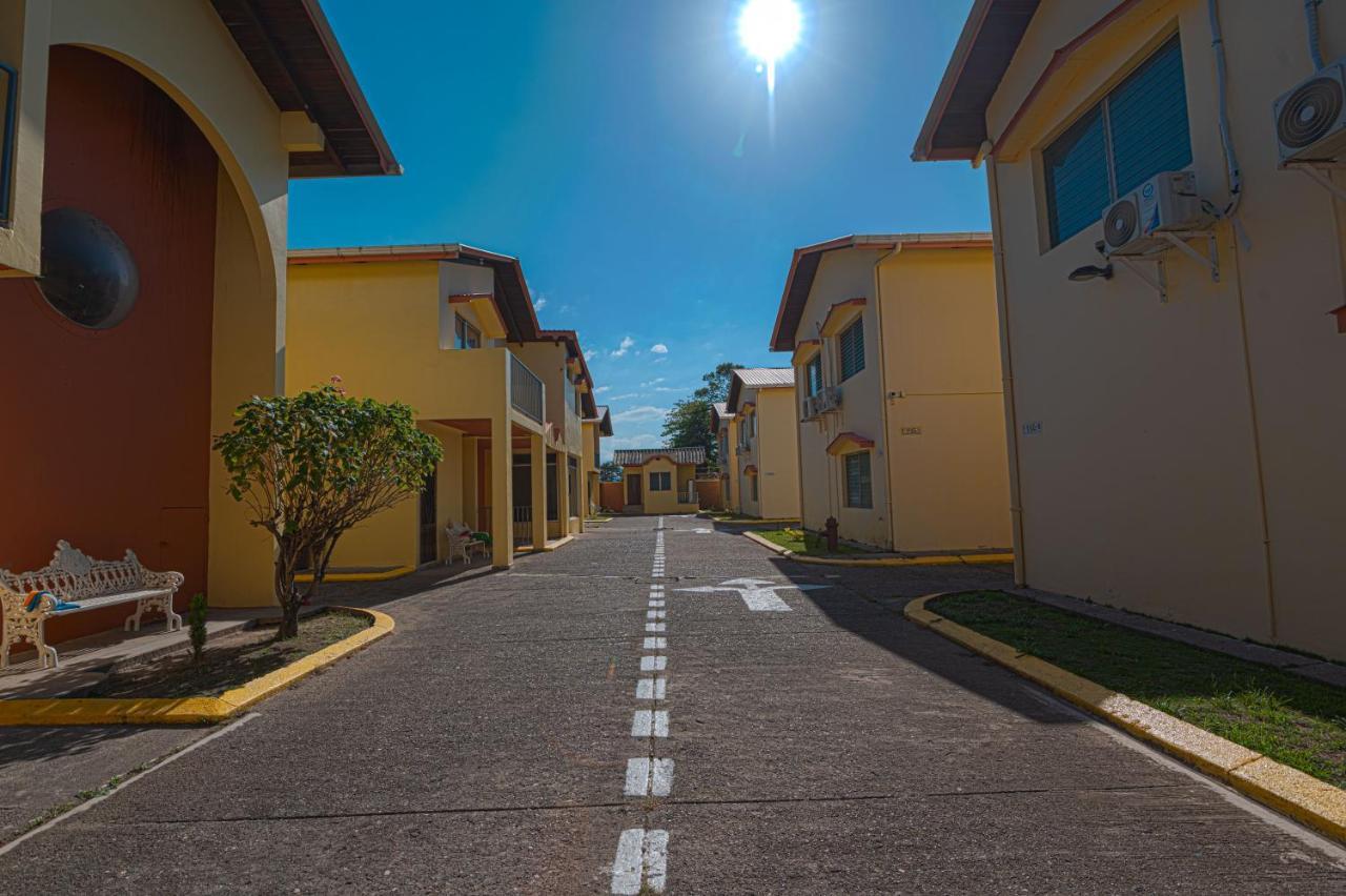 Villas Del Mar ลาเซย์บา ภายนอก รูปภาพ