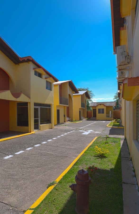 Villas Del Mar ลาเซย์บา ภายนอก รูปภาพ